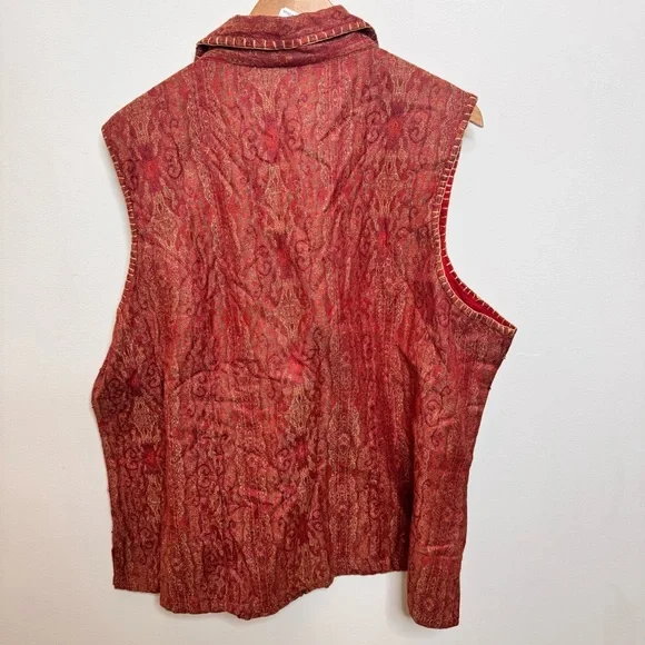 Sleeveless Red Beaded Zip-Front Vest - Picture 2 of 5